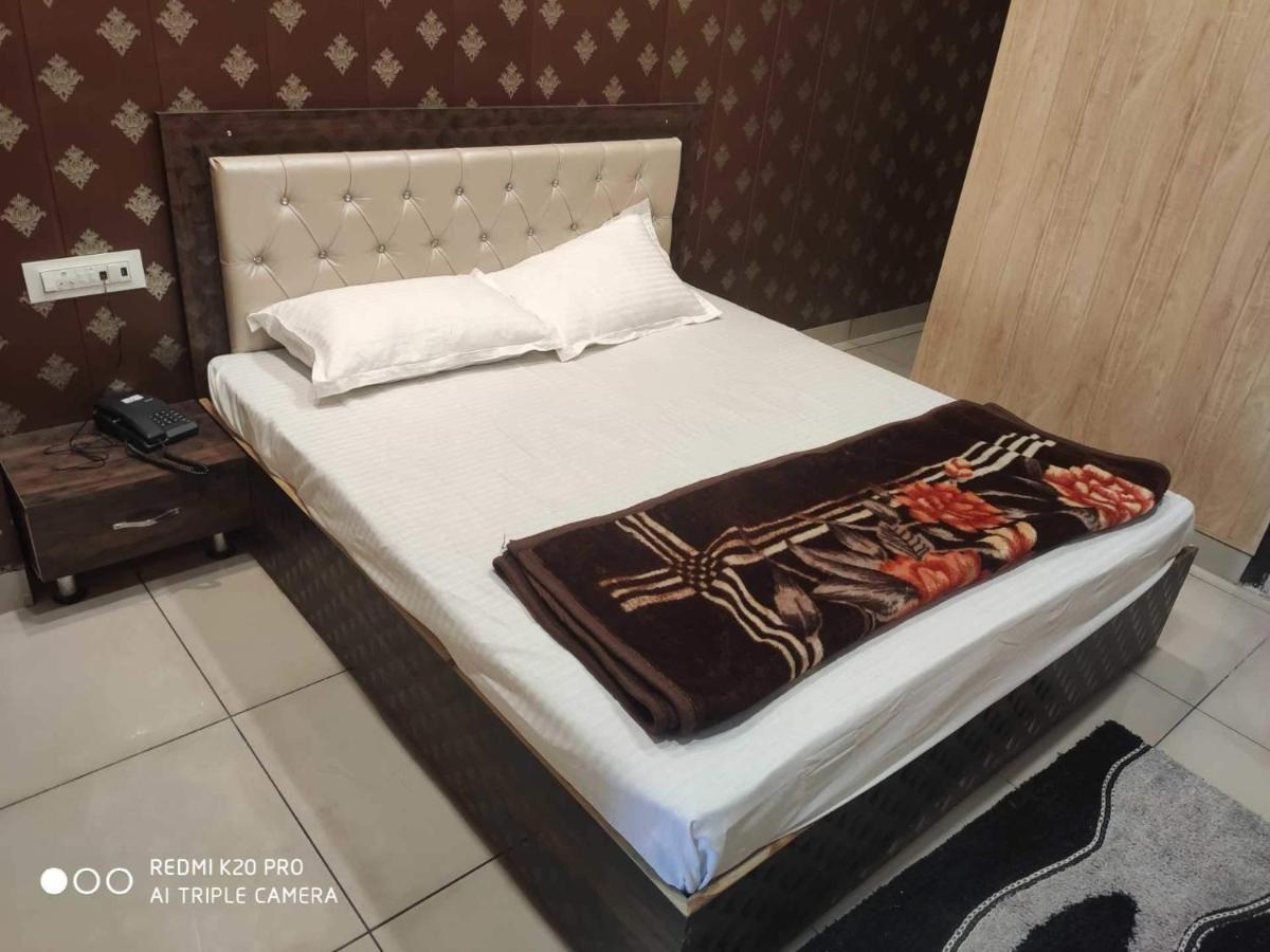 Hotel 7 Deep Ludhiana Ngoại thất bức ảnh